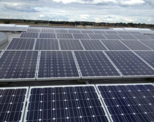 Photovoltaikanlage auf Dach installiert